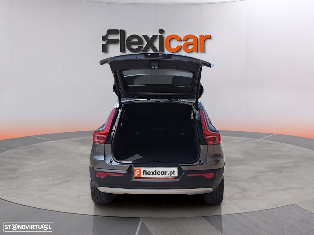 Volvo XC 40 2.0 D3 Momentum Geartronic - 9