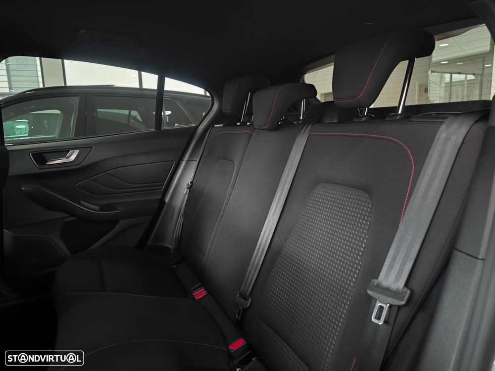 Ford Focus 1.0 EcoBoost MHEV ST-Line - 12