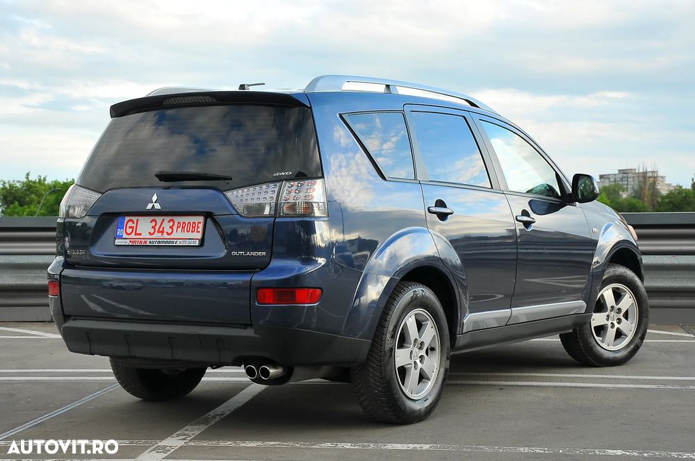Mitsubishi Outlander - 11