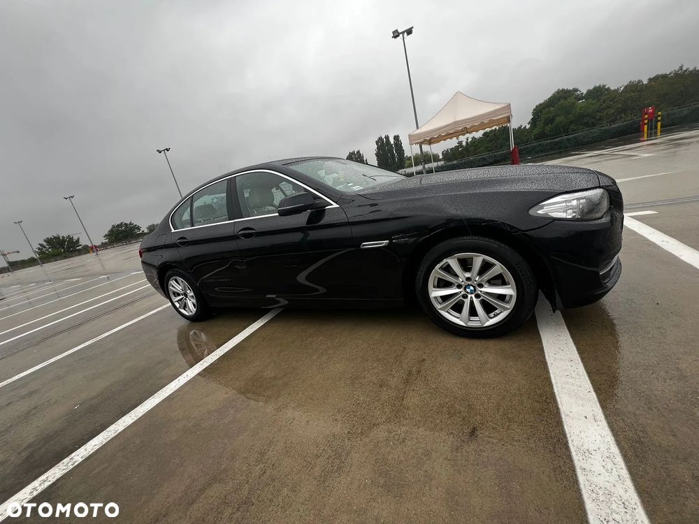 BMW Seria 5 520d xDrive - 4