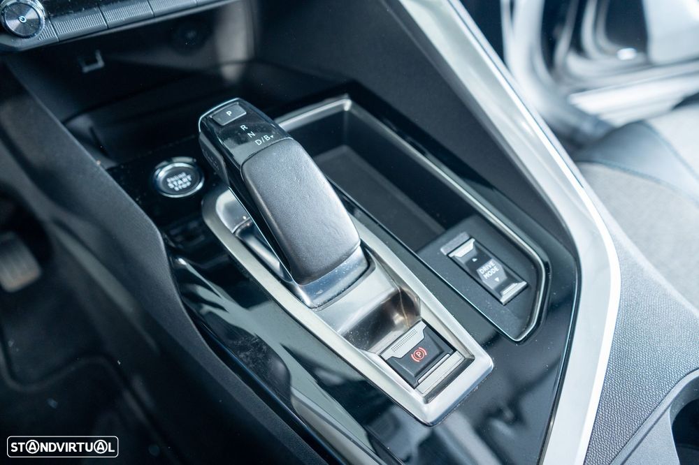 Peugeot 3008 1.6 Hybrid Allure e-EAT8 - 9