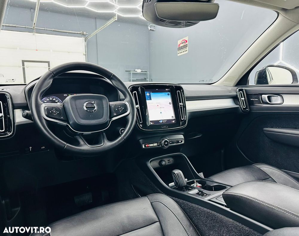 Volvo XC 40 T3 Geartronic Momentum Pro - 19