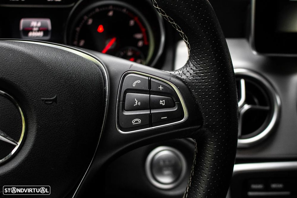 Mercedes-Benz GLA 180 d Urban - 14