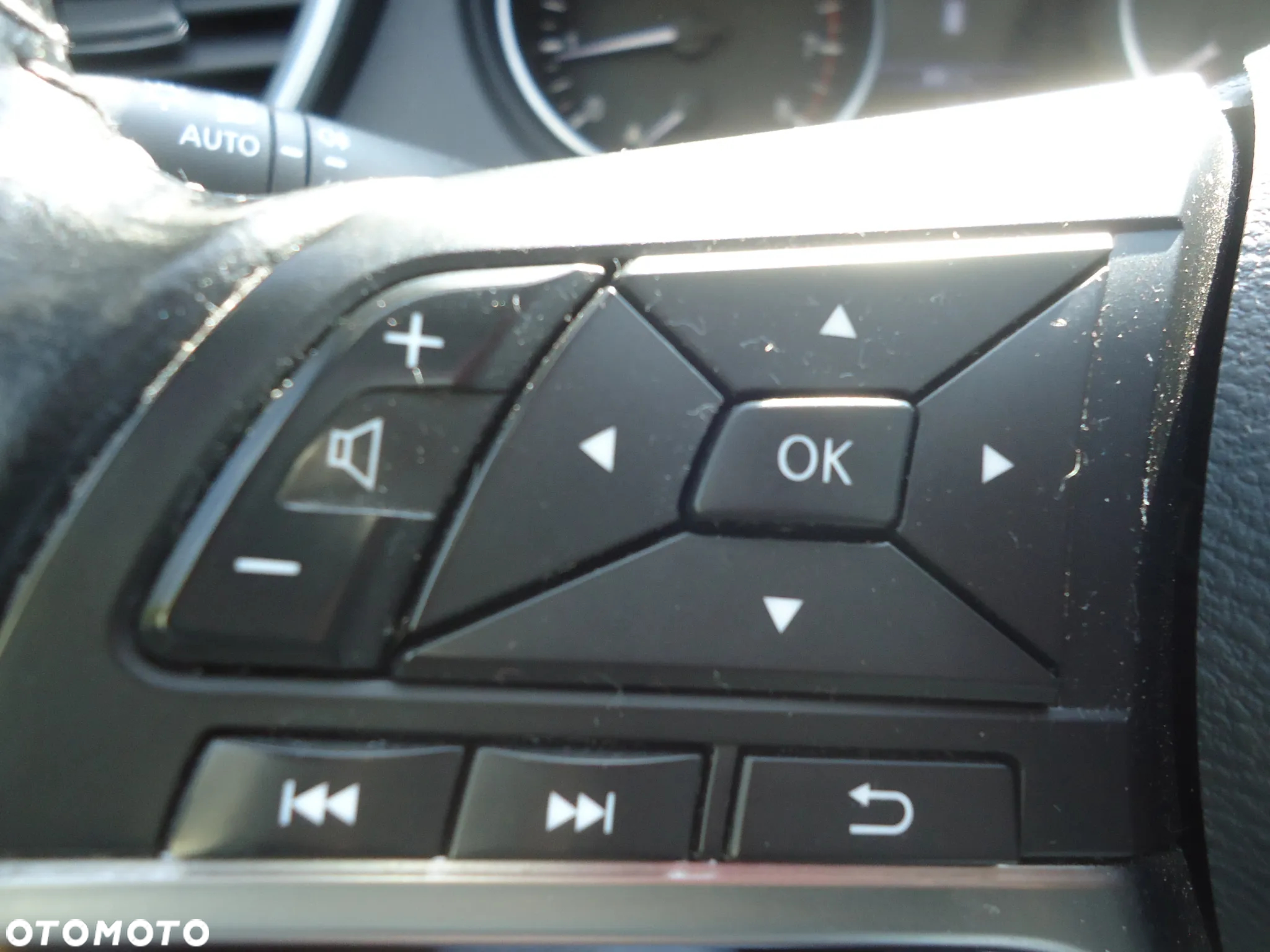 Nissan Qashqai 1.3 DIG-T N-Connecta - 12