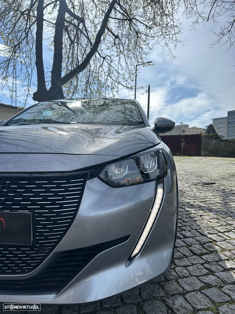 Peugeot e-208 Allure - 3