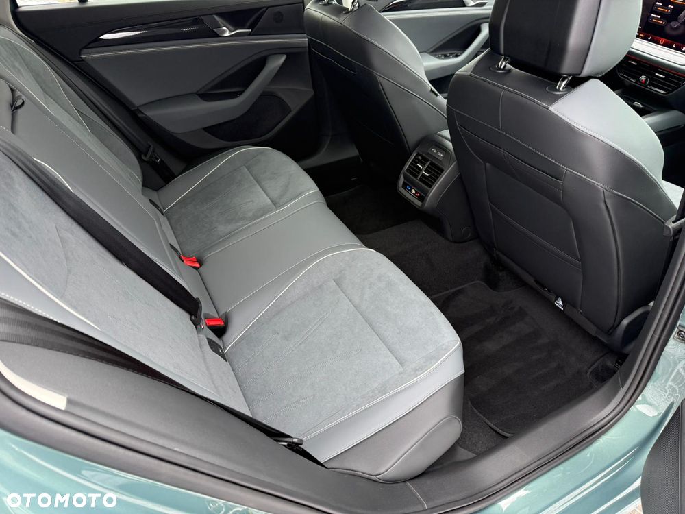 Volkswagen Passat Variant 1.5 TSI EVO Business DSG - 14