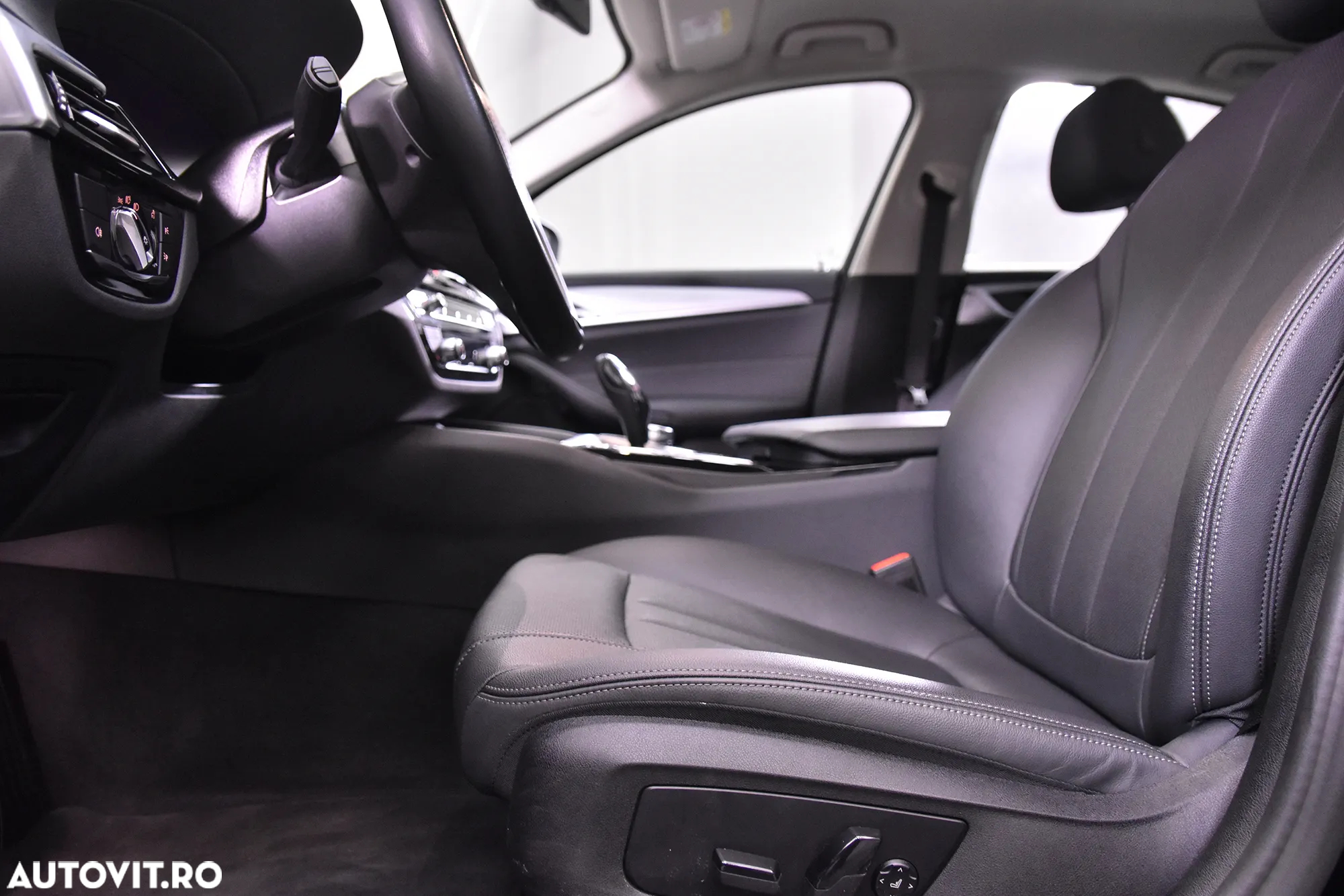 BMW Seria 5 520d Aut. - 26
