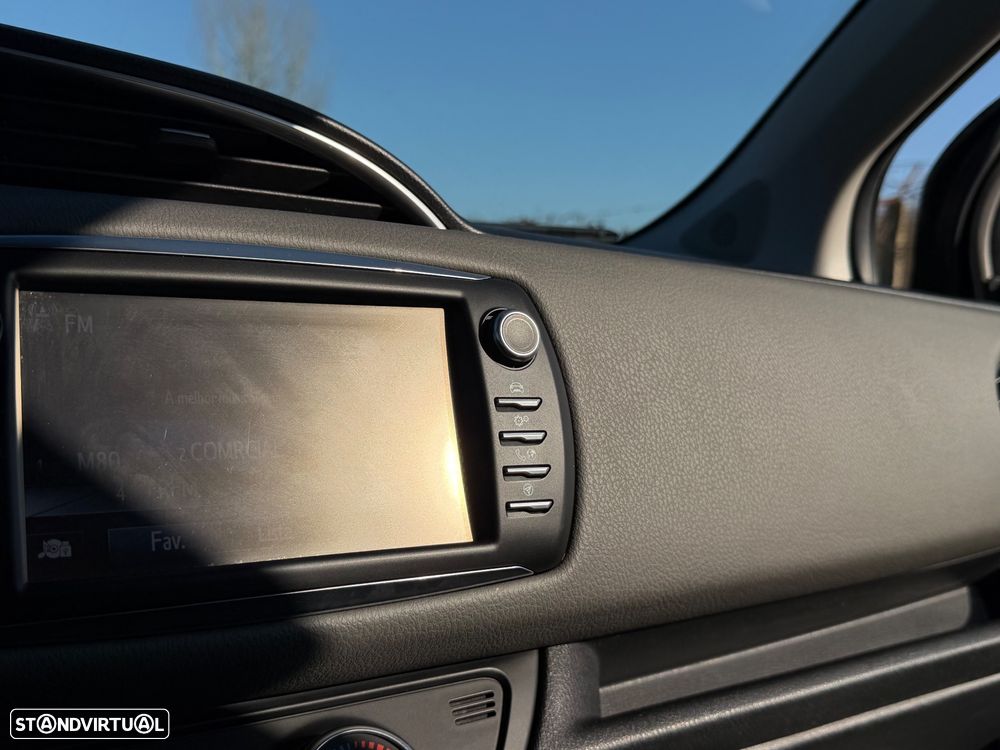 Toyota Yaris 1.0 VVT-i Comfort Plus - 41