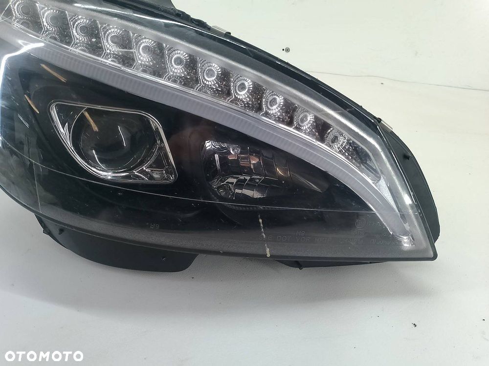 LAMPA PRZÓD PRAWA MERCEDES-BENZ KLASA C W204 2.2 CDI SEDAN - 3