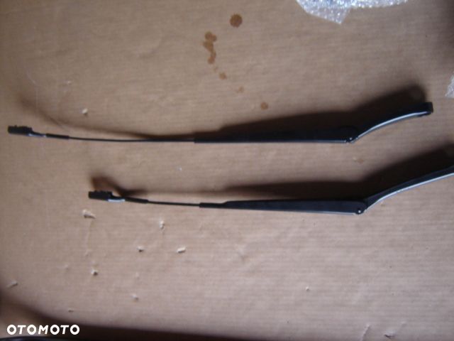 VW PASSAT B8 RAMIONA WYCIERACZEK NOWE 3G1 - 1