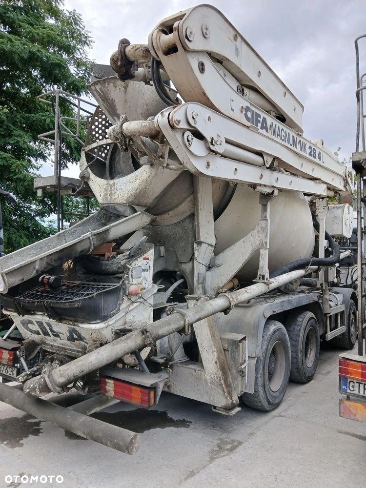 Mercedes-Benz Actros - 10