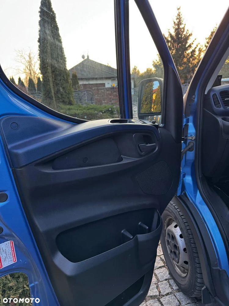Iveco DAILY 35S18 - 17