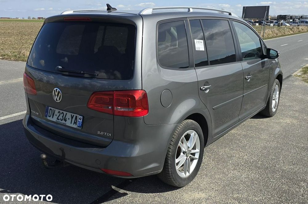 Volkswagen Touran - 32