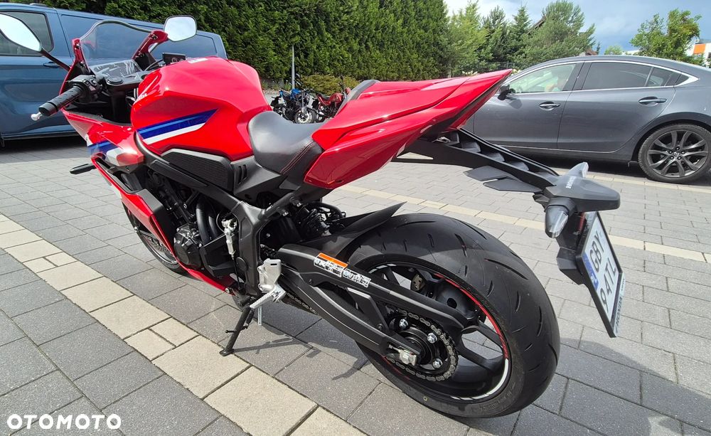 Honda CBR - 7