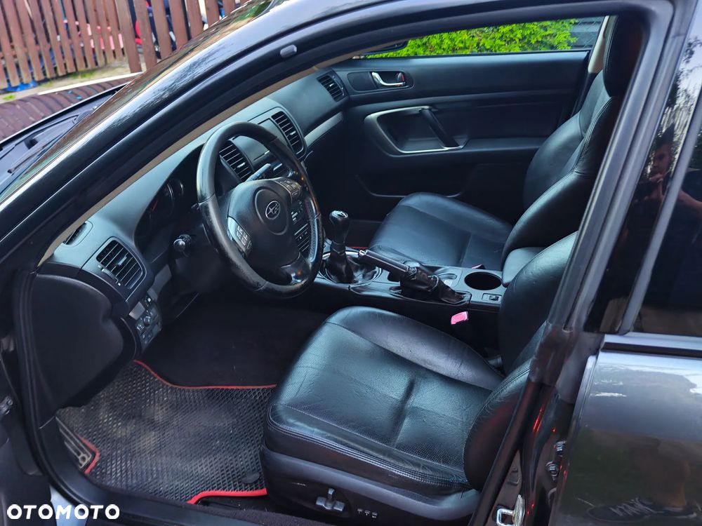 Subaru Legacy 2.5RC 000 - 12