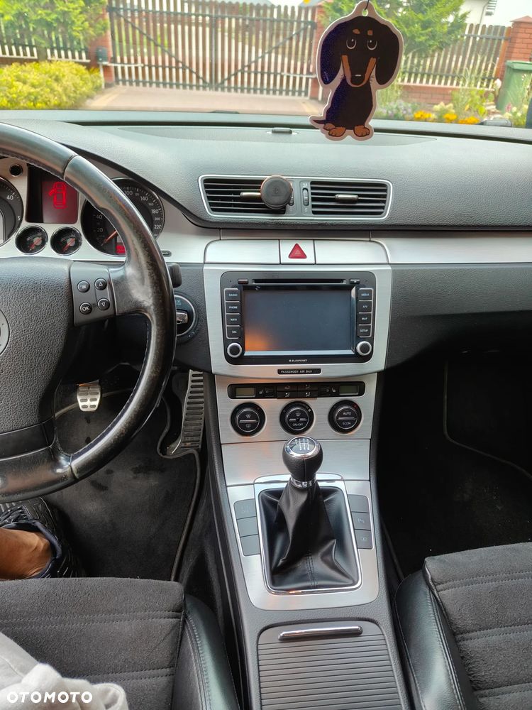 Volkswagen Passat 2.0 TDI DPF Highline - 10