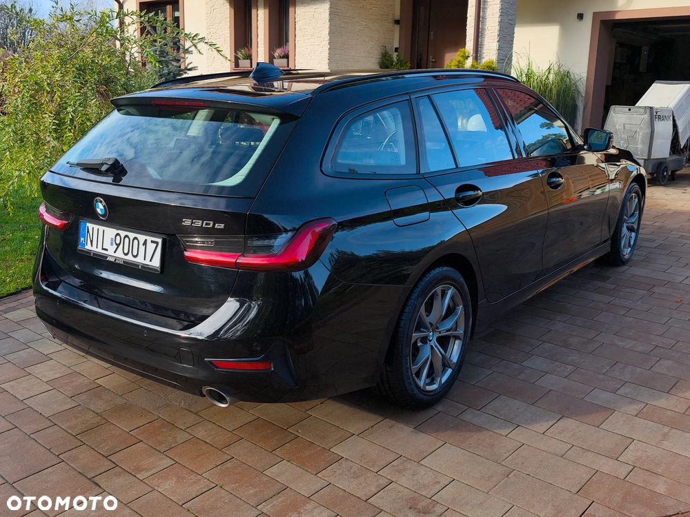 BMW Seria 3 330e Sport Line - 35