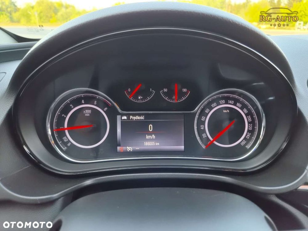 Opel Insignia - 34