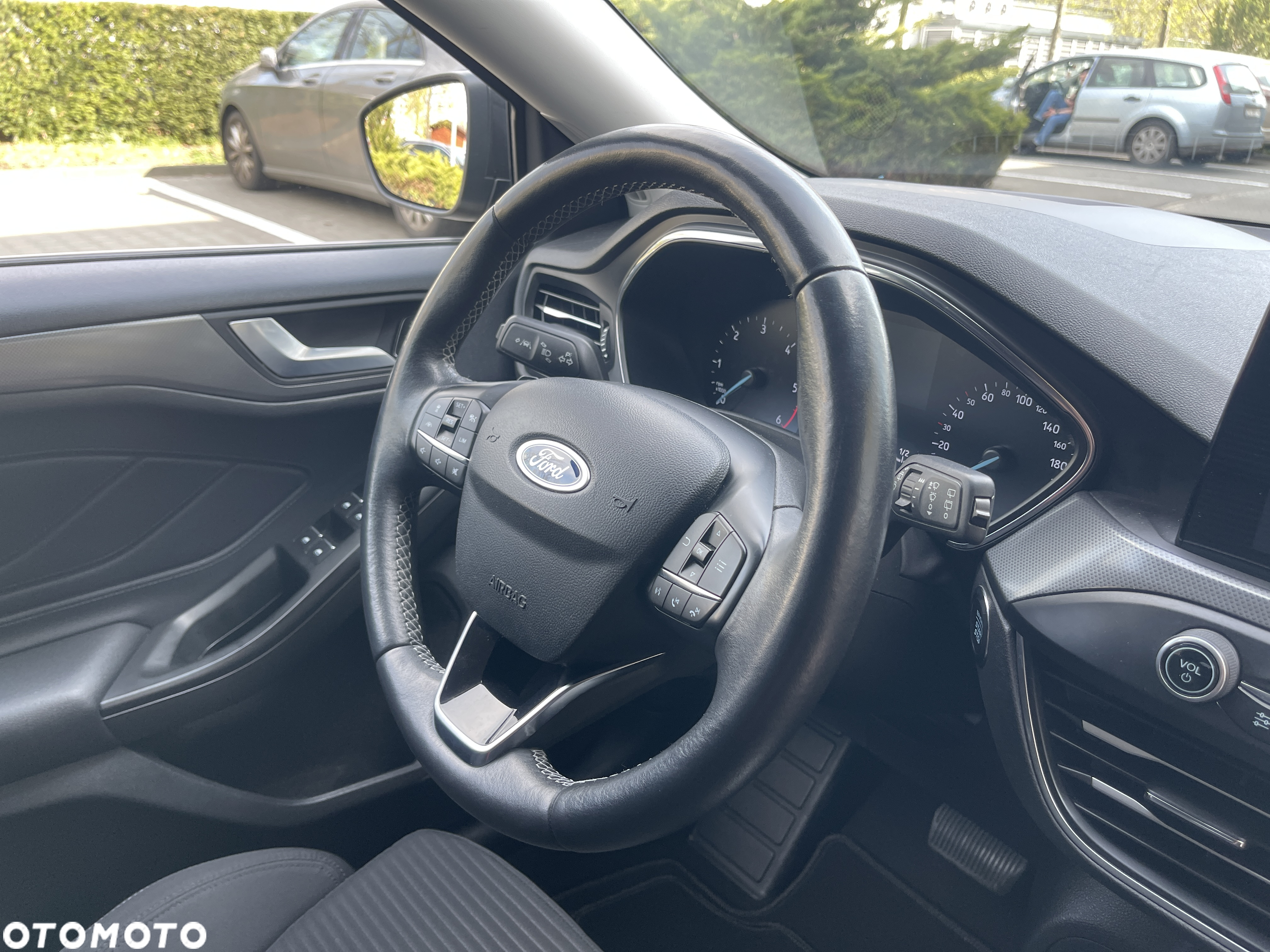 Ford Focus - 32