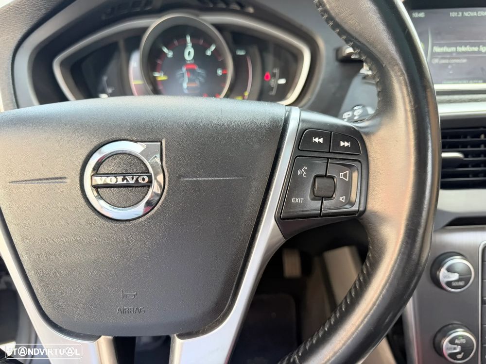Volvo V40 D2 Momentum - 25