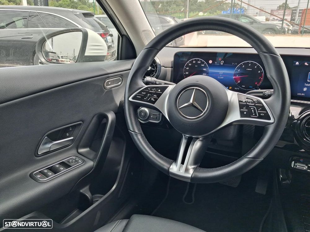Mercedes-Benz A 200 Style Plus Aut. - 14