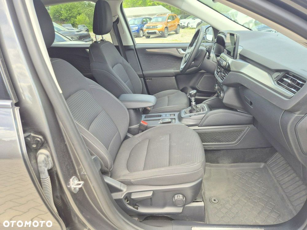 Ford Kuga - 36