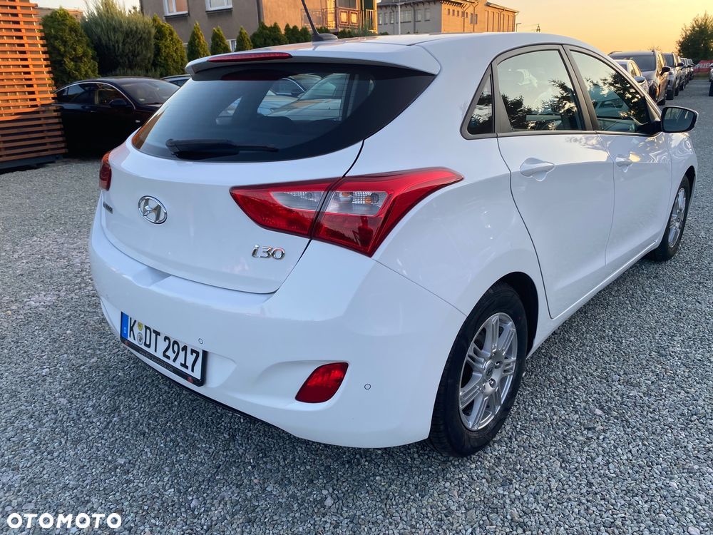 Hyundai i30 blue 1.4 Style - 6