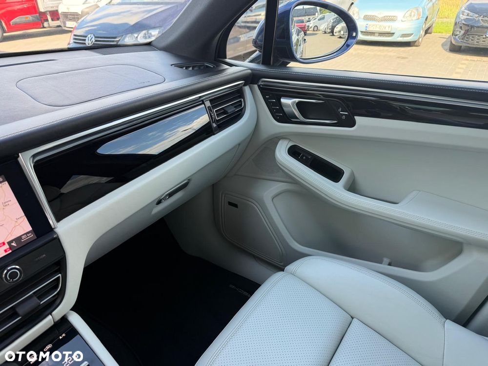 Porsche Macan Standard - 18