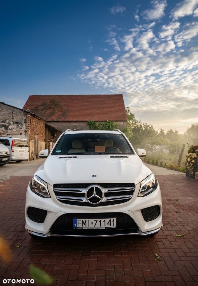 Mercedes-Benz GLE - 1