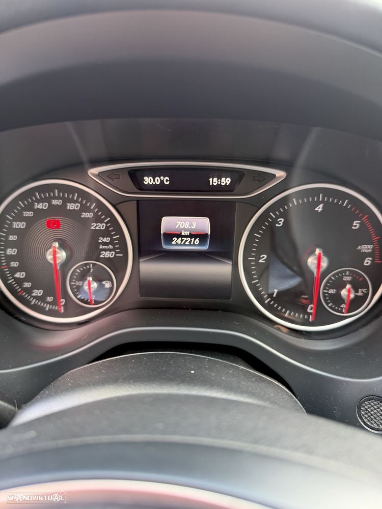 Mercedes-Benz A 180 CDI (BlueEFFICIENCY) Urban - 10