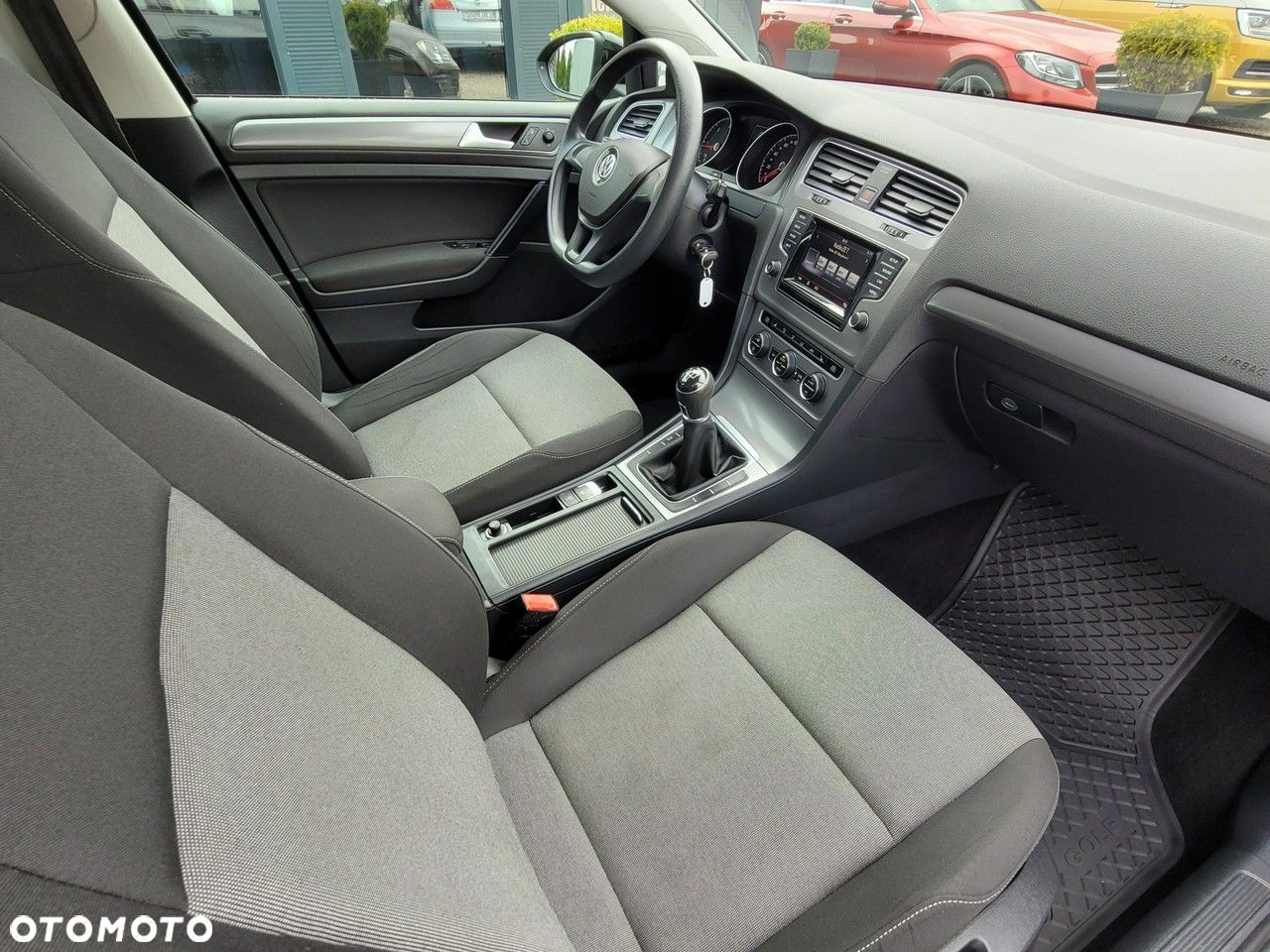 Volkswagen Golf - 19