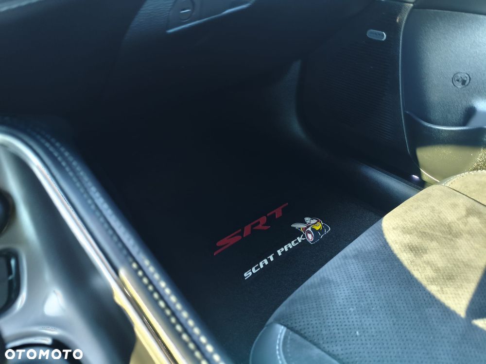 Dodge Challenger 6.4 Scat Pack - 19
