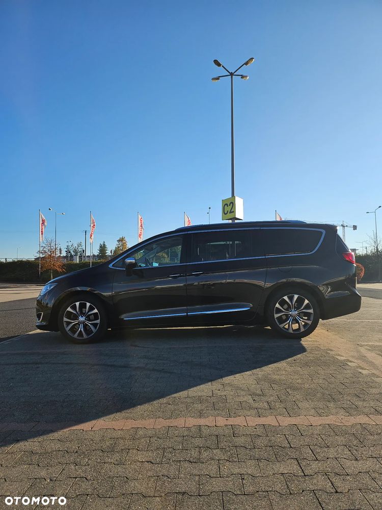 Chrysler Pacifica - 6