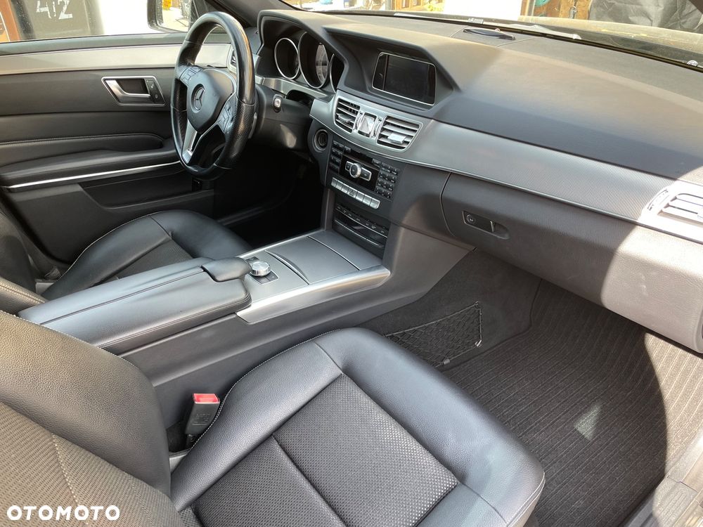 Mercedes-Benz Klasa E 220 CDI BlueEff - 22