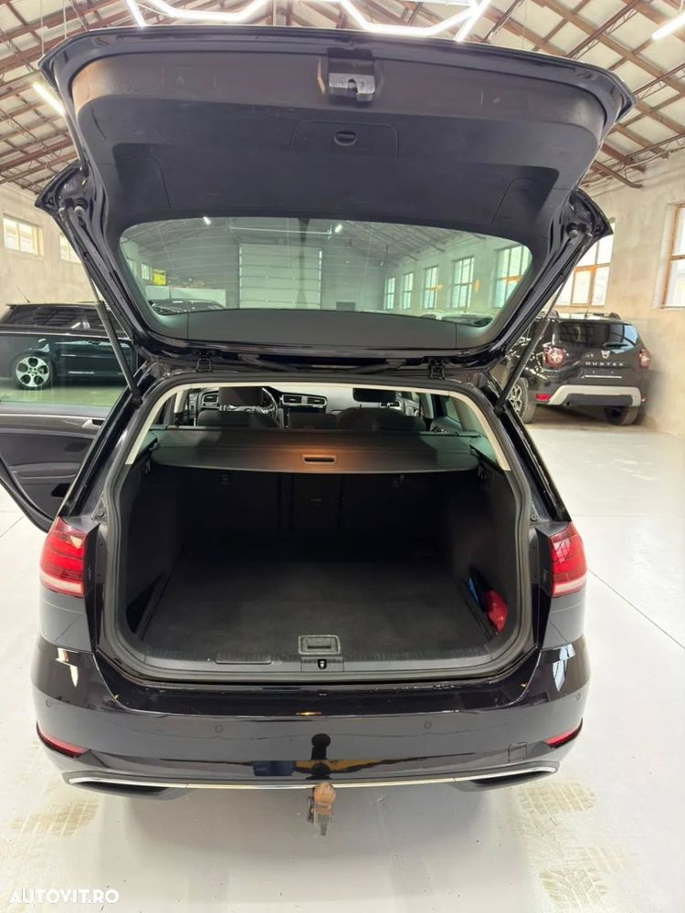 Volkswagen Golf - 21