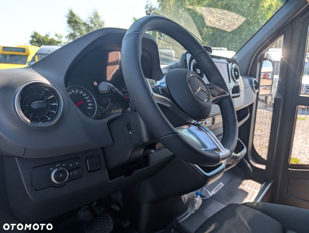 Mercedes-Benz Sprinter 519 - 20