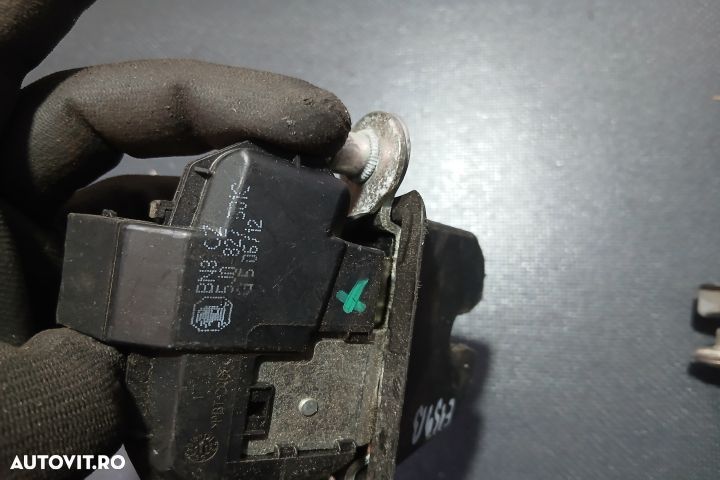 Broasca hayon 5J0827501C 5J0827501C Skoda Fabia 5J [facelift] [2010 - - 4