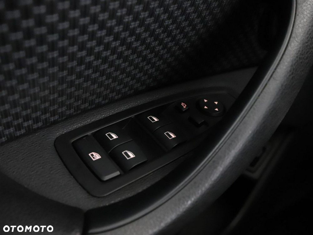 BMW X1 sDrive18d Advantage - 37