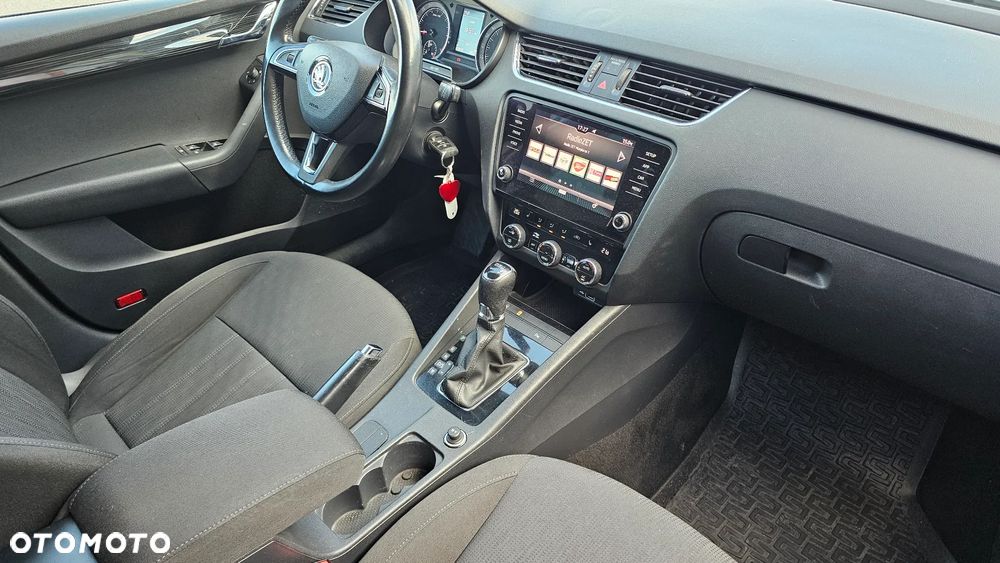 Skoda Octavia 2.0 TDI SCR Style DSG - 8