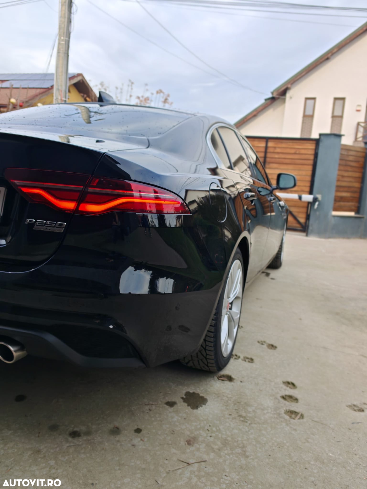Jaguar XE P250 Aut. S - 2