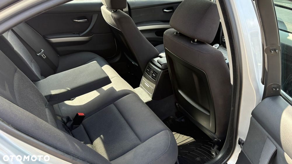 BMW Seria 3 318i - 20