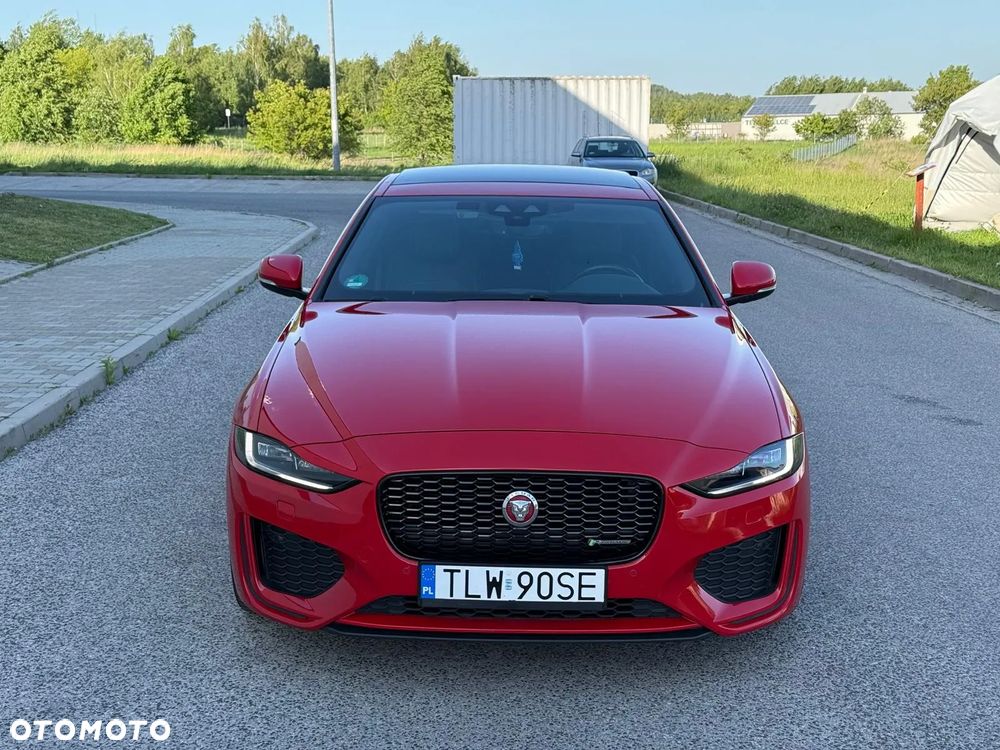 Jaguar XE 2.0 D180 R-Dynamic SE - 1