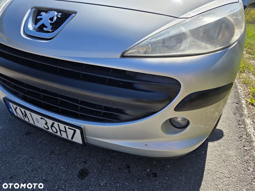 Peugeot 207 - 8