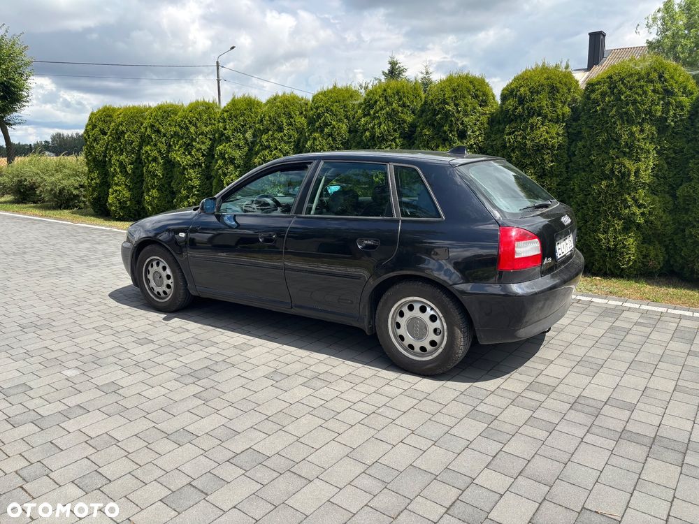 Audi A3 Sportback 1.6 Attraction - 2