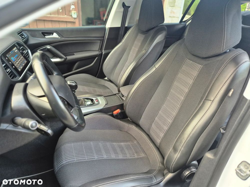 Peugeot 308 BlueHDi 130 Stop & Start Allure Pack - 18