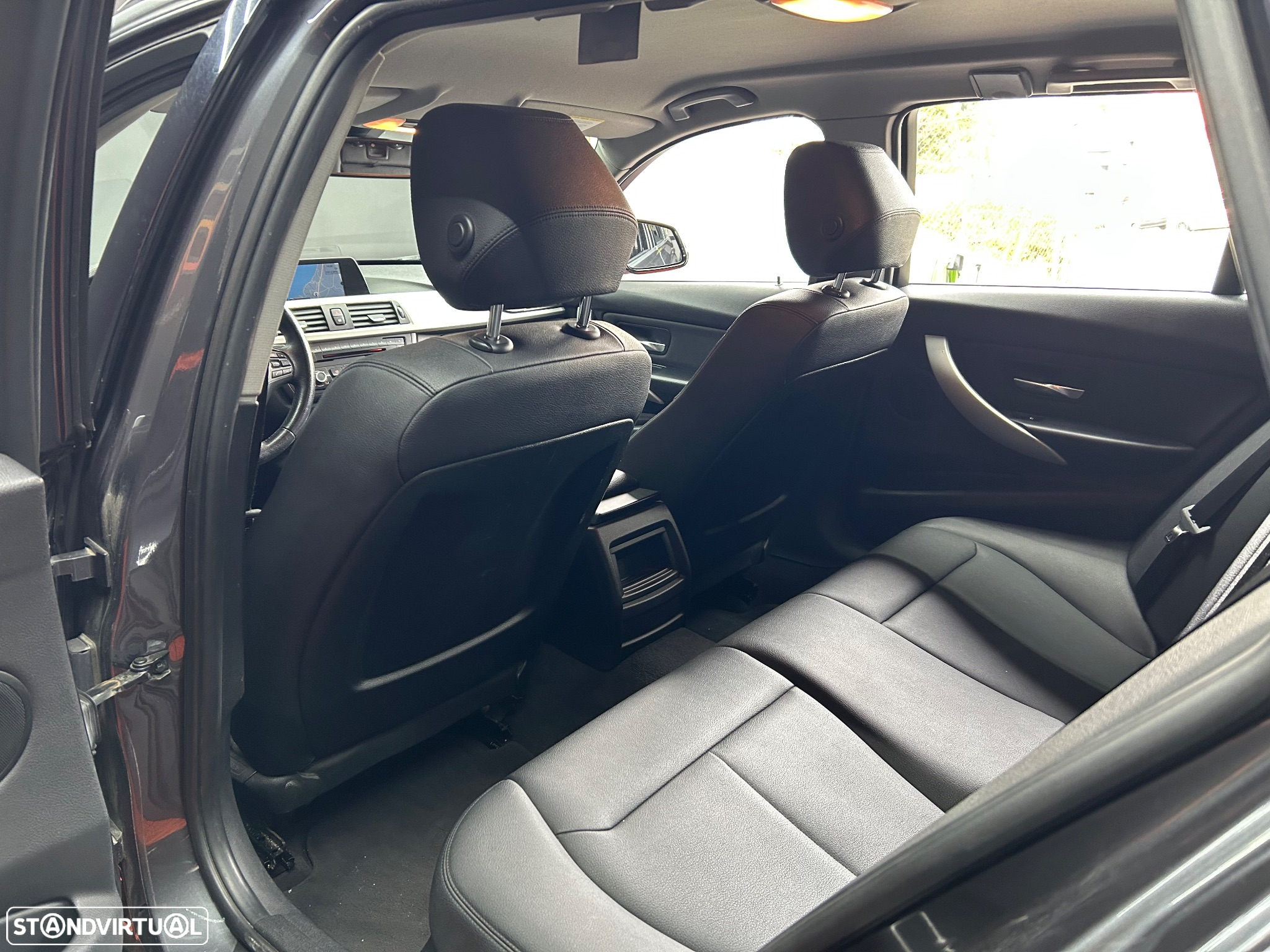 BMW 318 d Touring Navigation - 32