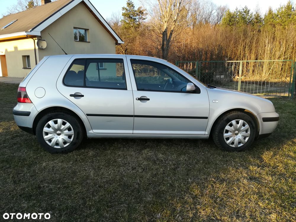 Volkswagen Golf 1.6 Comfortline - 16