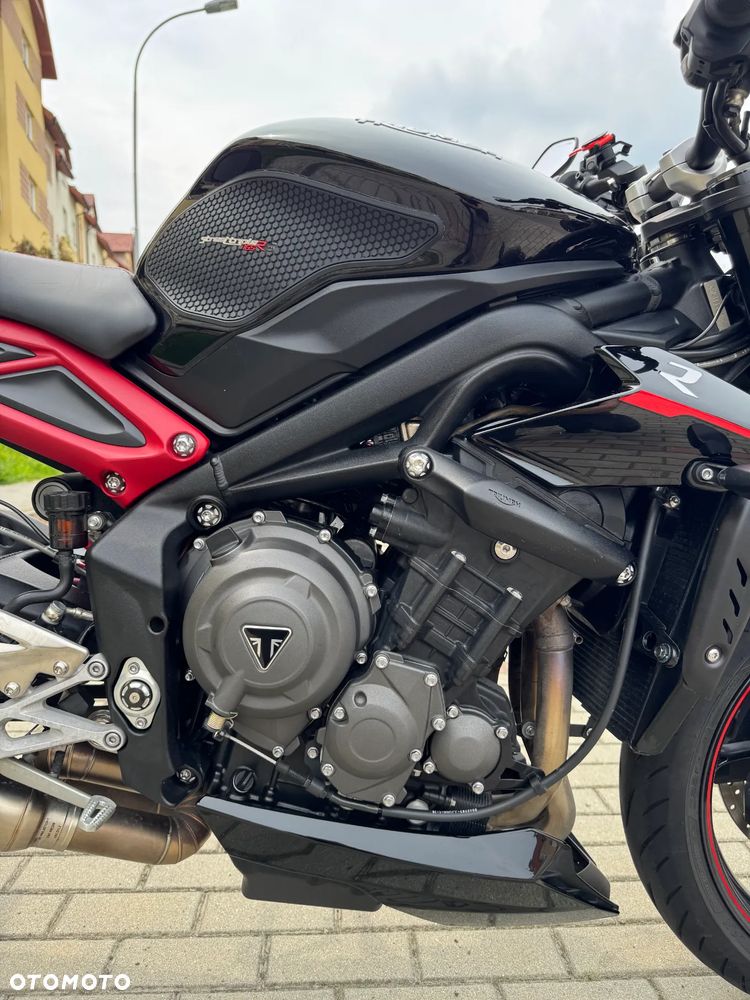 Triumph Street Triple - 12
