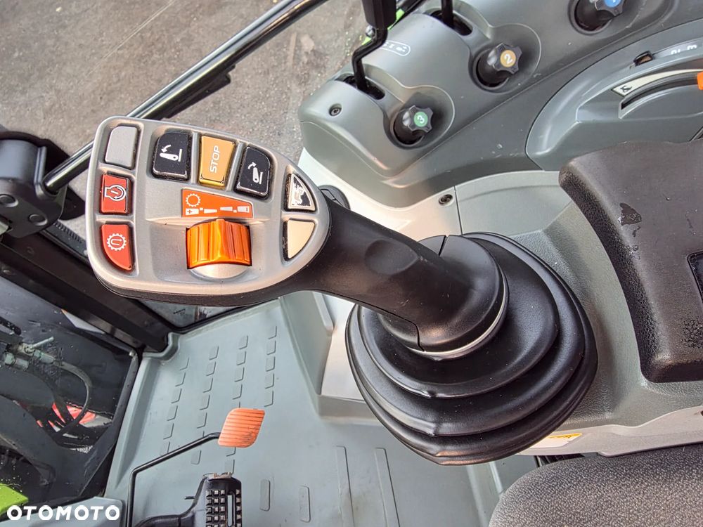 Claas Arion 440 CIS - 13
