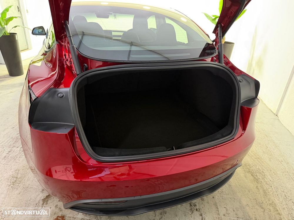 Tesla Model 3 Long Range Tração Traseira - 28